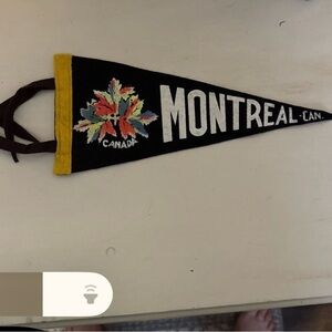 VINTAGE MONTREAL CANADA MAPLE LEAF FELT PENNANT Flag Rare